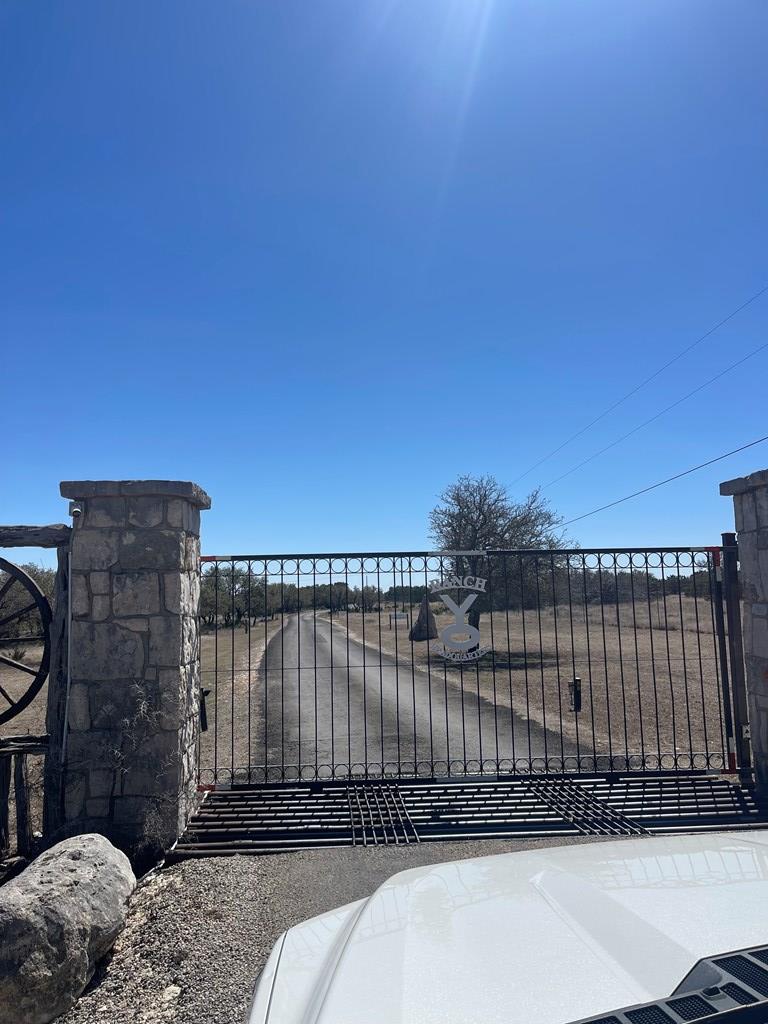 145 W Ibex Road Mountain Home TX 78058