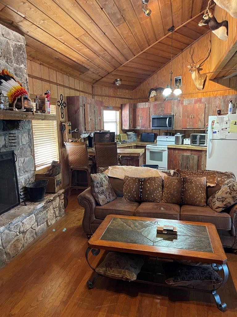 145 W Ibex Road Mountain Home TX 78058