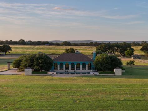 4900 Goehmann Lane Fredericksburg TX 78624