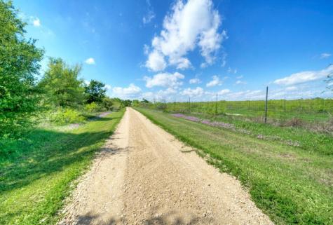 4201 County Road 463 Elgin TX 78621