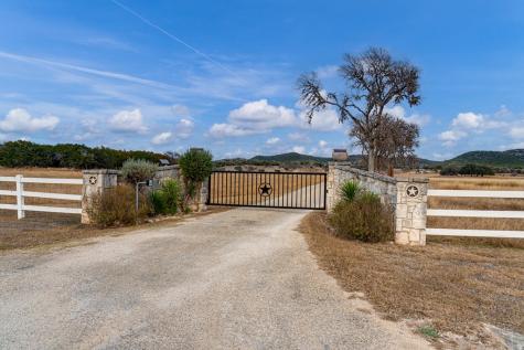 18954 N Highway 16 Medina TX 78055