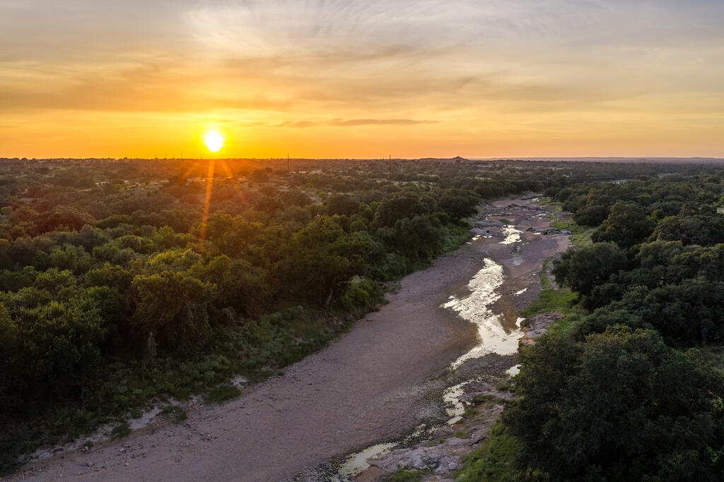1622 W State Highway 71 Llano TX 78643
