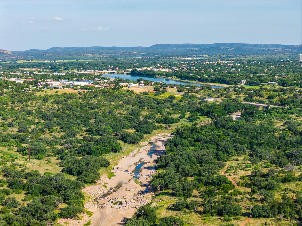 1622 W State Highway 71 Llano TX 78643