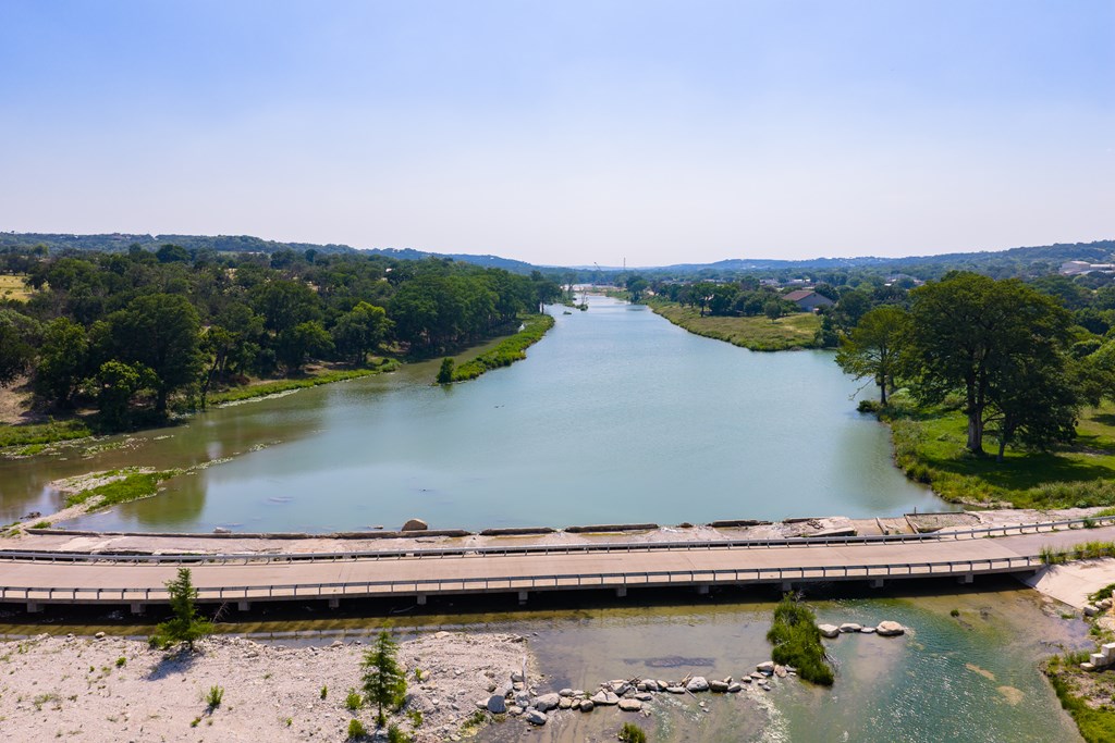 129 Old Ingram Loop Ingram TX 78025