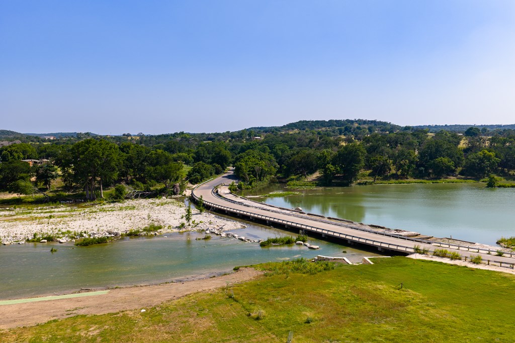 129 Old Ingram Loop Ingram TX 78025