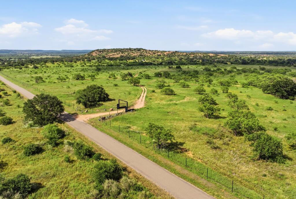 5230 County Road 409 Valley Springs TX 76885