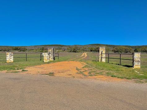 7A Escalar Drive Llano TX 78643