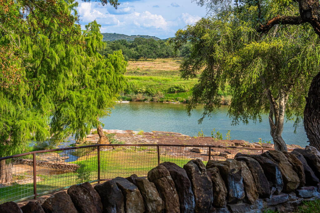 1070 Tullos Lane Mason TX 76856