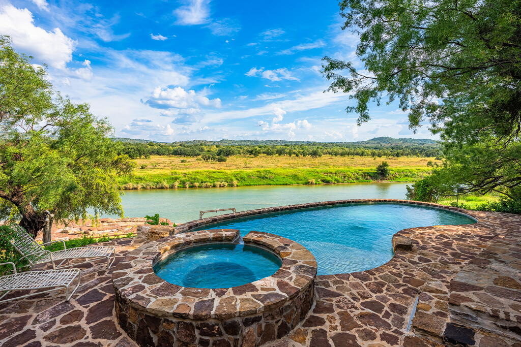 1070 Tullos Lane Mason TX 76856