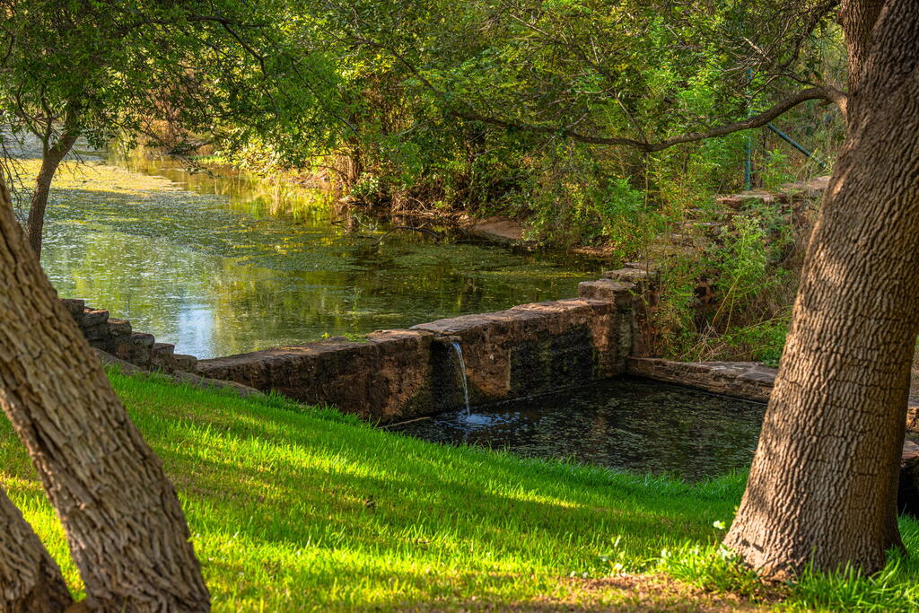 1070 Tullos Lane Mason TX 76856