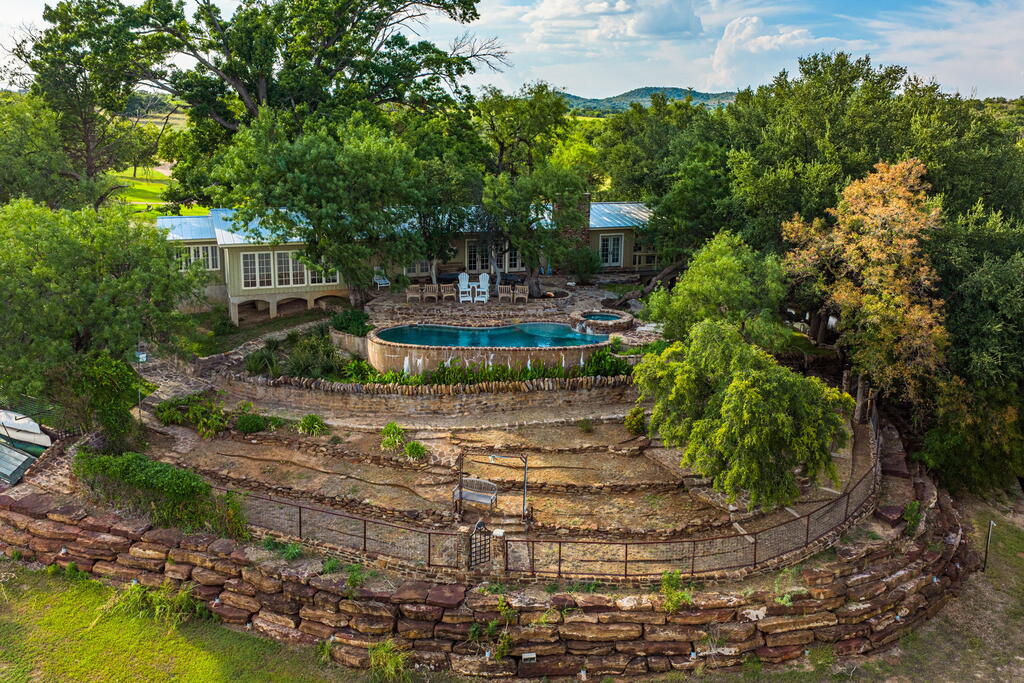 1070 Tullos Lane Mason TX 76856