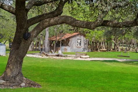 2454 Mckinney Loop Blanco TX 78606