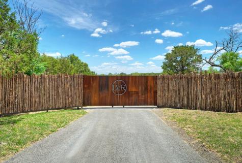1430 Gibson-best Road Hye TX 78635
