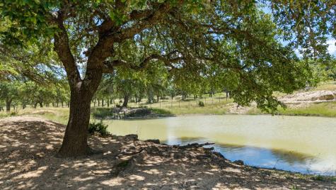 5032 Kendalia Road Blanco TX 78606