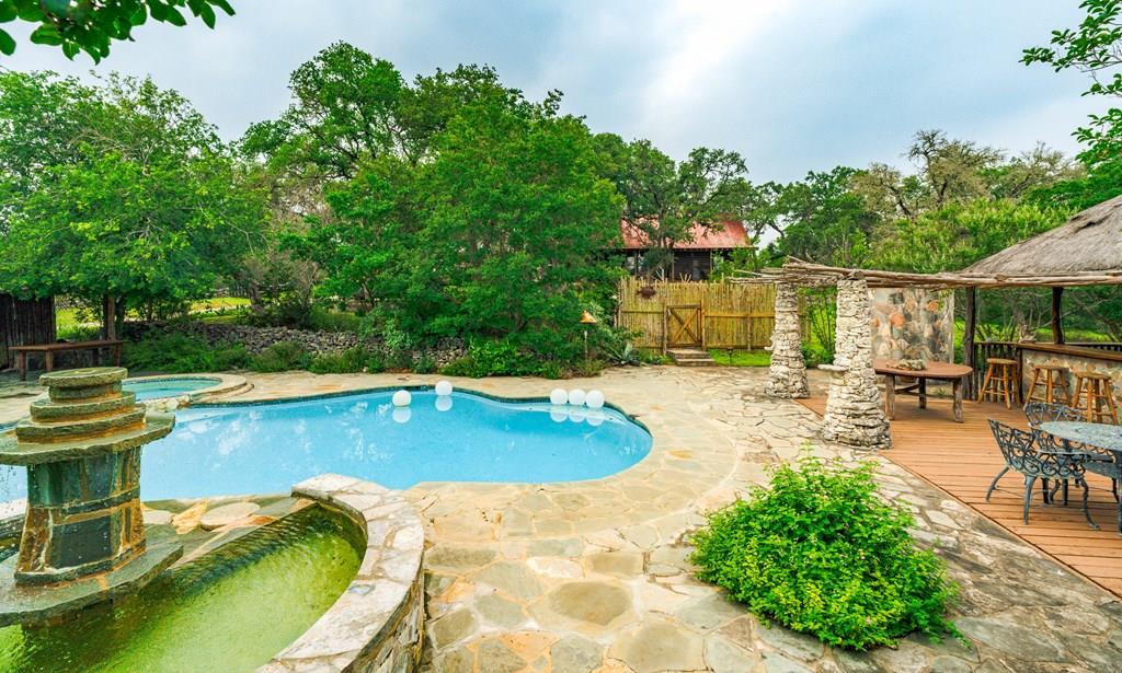 1218 Oakwood Loop Wimberley TX 78676