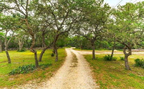 1218 Oakwood Loop Wimberley TX 78676