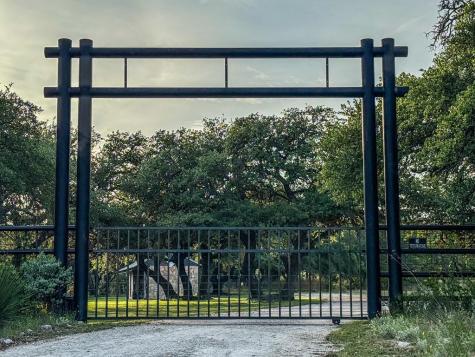 3513 N Us Highway 281 Blanco TX 78606