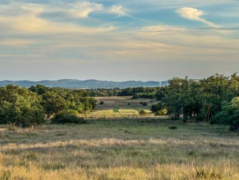 3513 N Us Highway 281 Blanco TX 78606