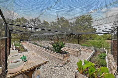 3513 N Us Highway 281 Blanco TX 78606