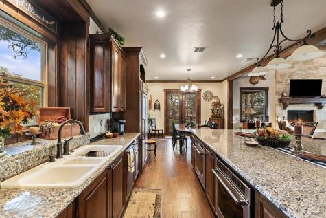 4827 Maenius Road Blanco TX 78606