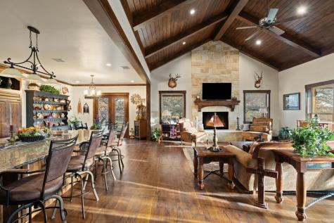 4827 Maenius Road Blanco TX 78606