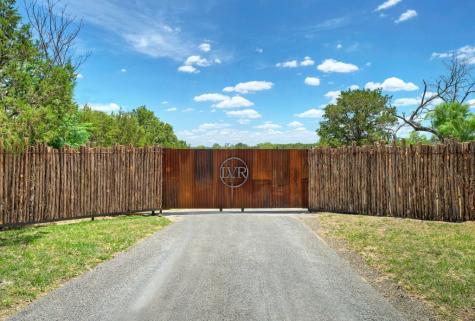 1430 Gibson-best Road Hye TX 78635