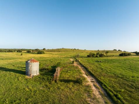 302 Hye/albert Road Hye TX 78635