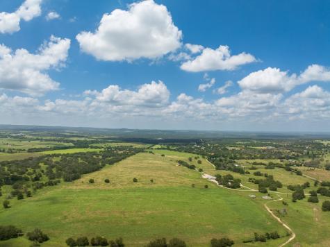 302 Hye/albert Road Hye TX 78635