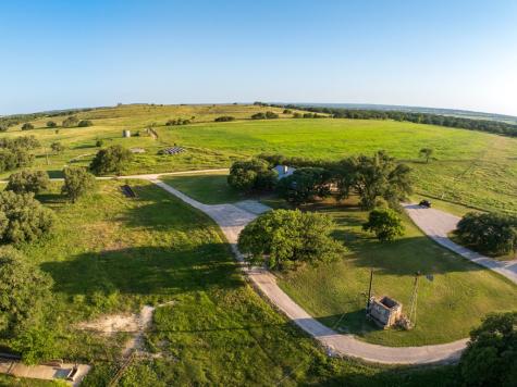 302 Hye/albert Road Hye TX 78635