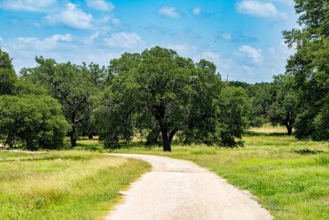 302 Hye/albert Road Hye TX 78635
