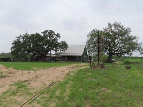 678 Tank Hollow Poteet TX 78065