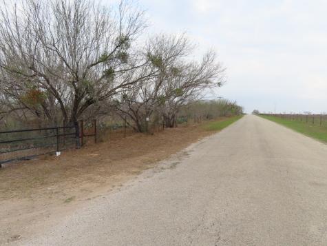 678 Tank Hollow Poteet TX 78065