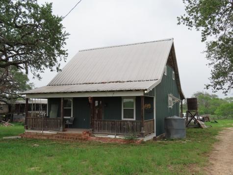 678 Tank Hollow Poteet TX 78065