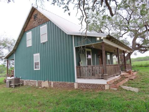 678 Tank Hollow Poteet TX 78065