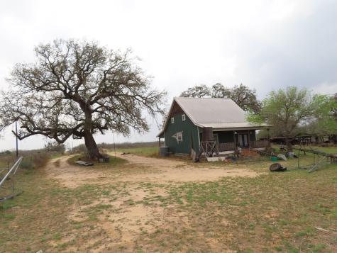 678 Tank Hollow Poteet TX 78065