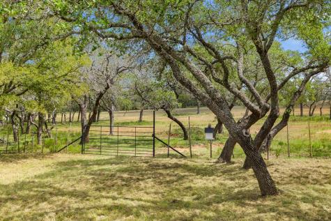2631 N Us Highway 281 Johnson City TX 78636