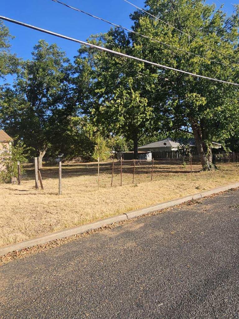 907 N Crockett Street Fredericksburg TX 78624
