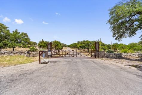 140 Lantana Johnson City TX 78636