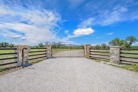 8940 S Ranch Road 783 Fredericksburg TX 78624