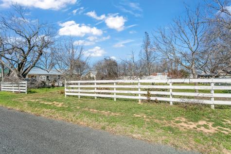 404 Fulton Street Fredericksburg TX 78624