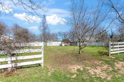 404 Fulton Street Fredericksburg TX 78624