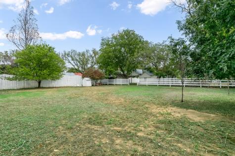404 Fulton Street Fredericksburg TX 78624