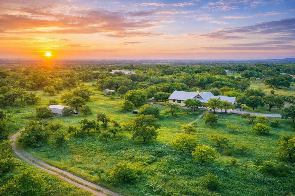 232 Crooked Oak Lane Round Mountain TX 78663
