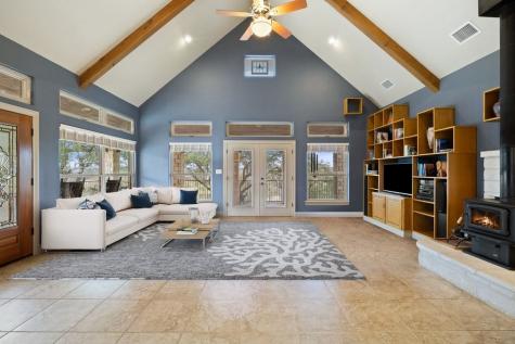 232 Crooked Oak Lane Round Mountain TX 78663