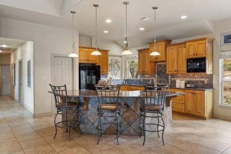 232 Crooked Oak Lane Round Mountain TX 78663