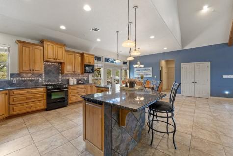 232 Crooked Oak Lane Round Mountain TX 78663