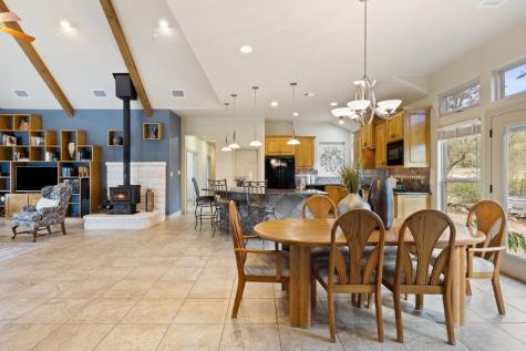 232 Crooked Oak Lane Round Mountain TX 78663