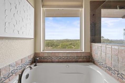 232 Crooked Oak Lane Round Mountain TX 78663