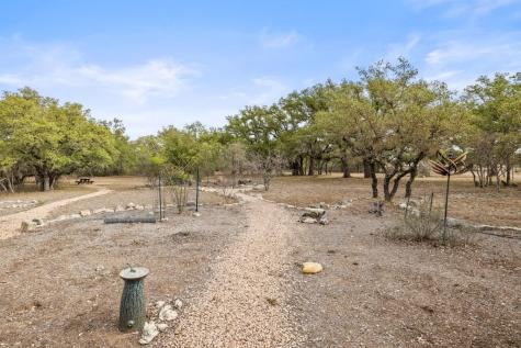 232 Crooked Oak Lane Round Mountain TX 78663
