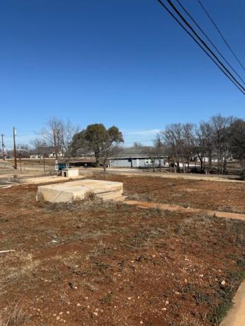 1001 W Main Street Llano TX 78643